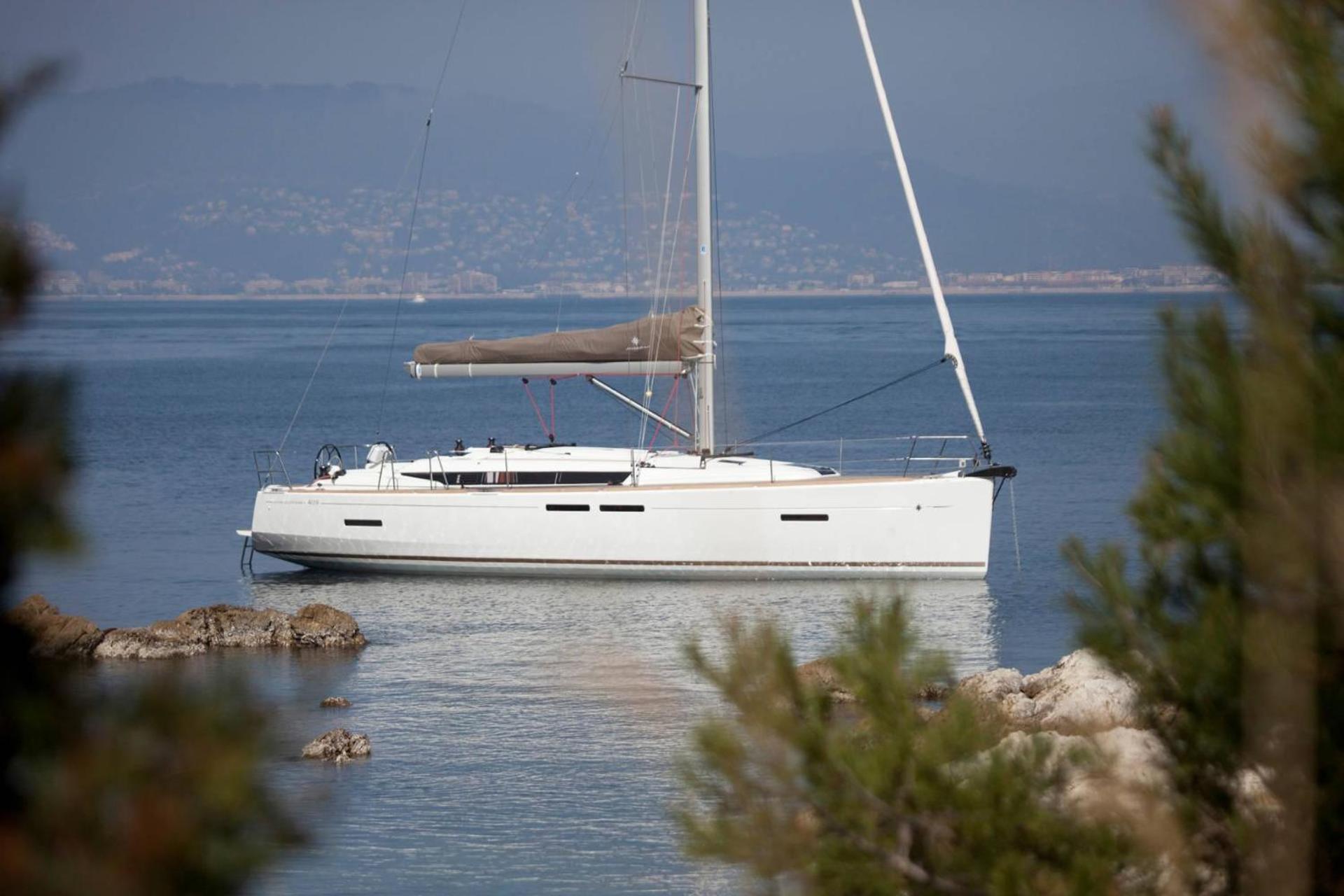 Sleep Aboard A Modern Sailboat In Oeiras Hotel Kültér fotó