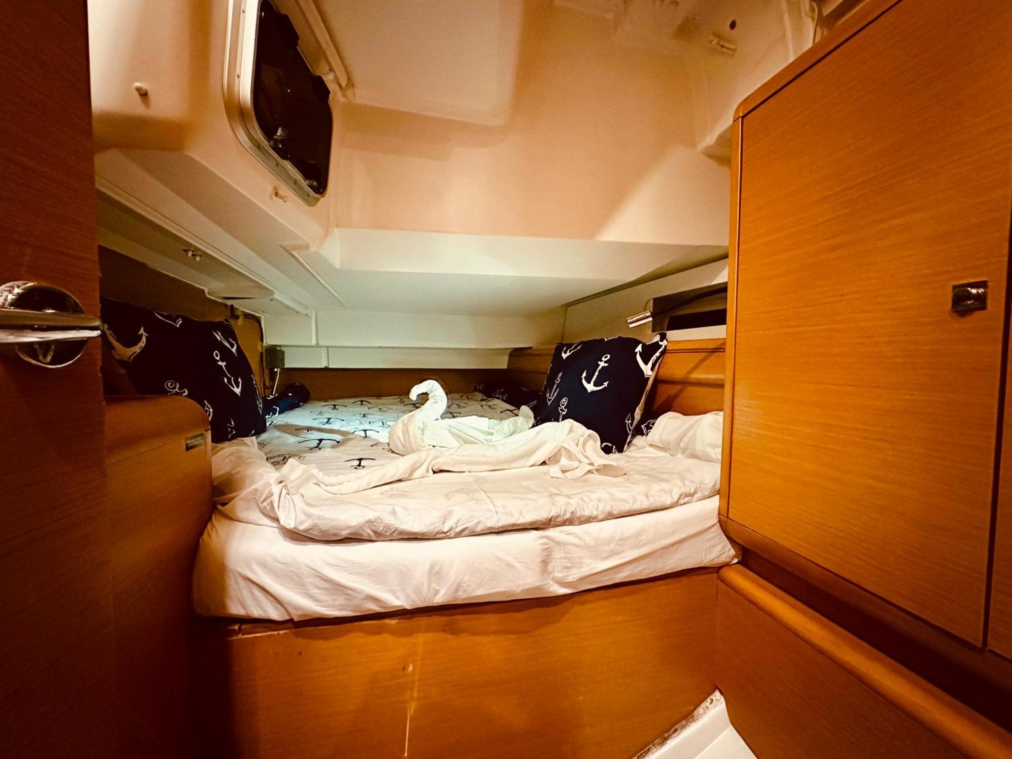 Sleep Aboard A Modern Sailboat In Oeiras Hotel Kültér fotó
